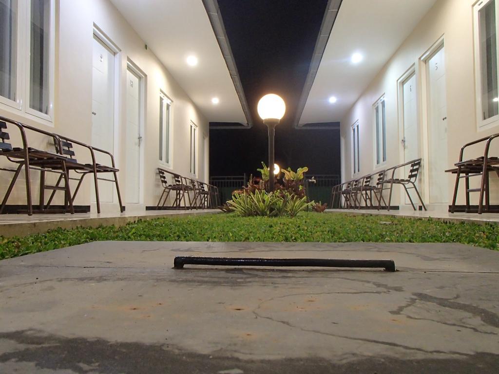 Shakila Guest House Malang Eksteriør bilde